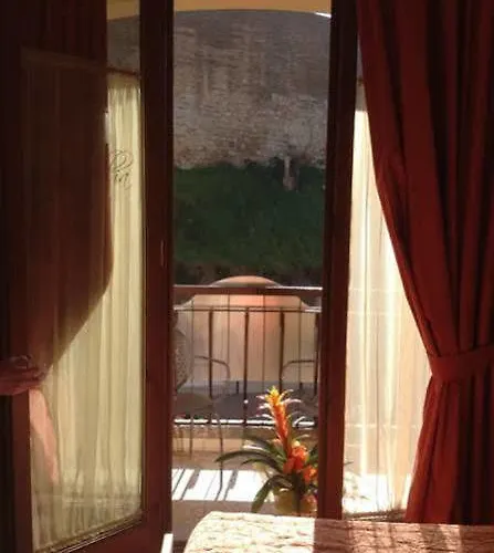 Camollia Bed and Breakfast 3*