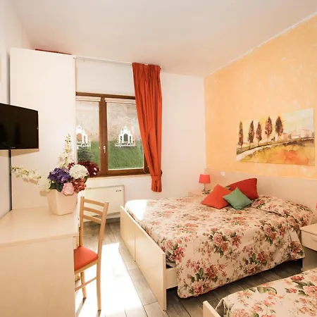 Camollia Bed and Breakfast 3*